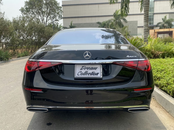 Mercedes Benz S580 angle 2